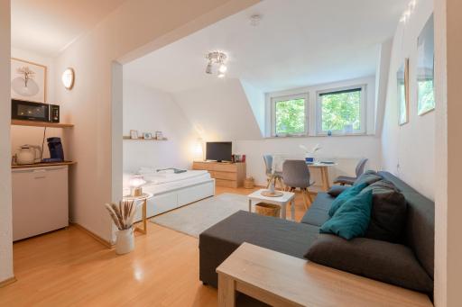Stay Awesome - Schönfeld Apartment, Netflix und kostenloses Parken - Housity
