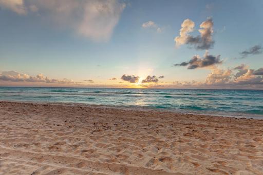 Royalton CHIC Cancun, An Autograph Collection All-Inclusive Resort - Adults Only - Housity