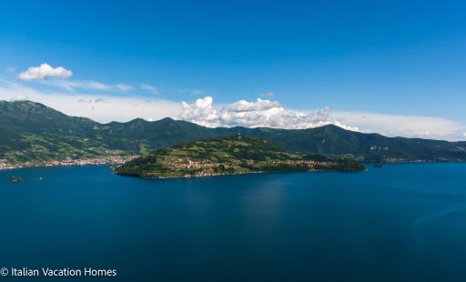 Italian Vacation Homes - Panoramic Villa - Housity
