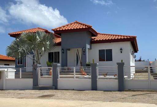 Beautiful house in Noord Aruba with a pool - 5 min ride to beach - Housity