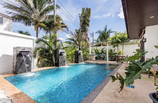 Kamala Beach Three Bedroom Pool Villa, FantaSea's Back Garden 卡马拉海滩三卧泳池别墅幻多奇的后花园 - Housity