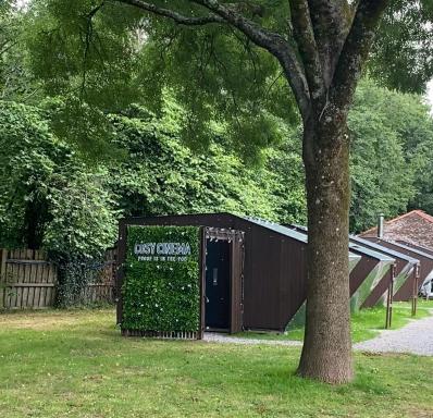 Cosy Cinema - Housity