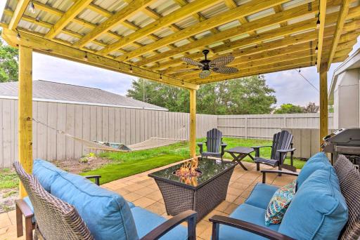 Sarasota Sunset House with Spacious Patio! - Housity