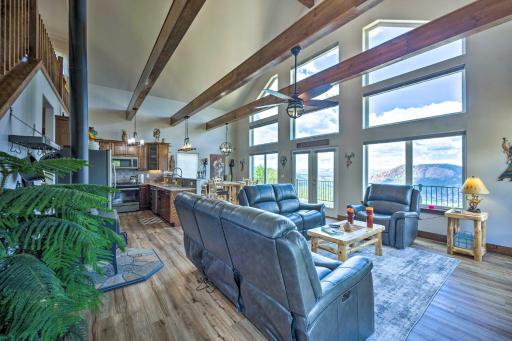 Cripple Creek Moutain Retreat Hot Tub and Grill! - Housity