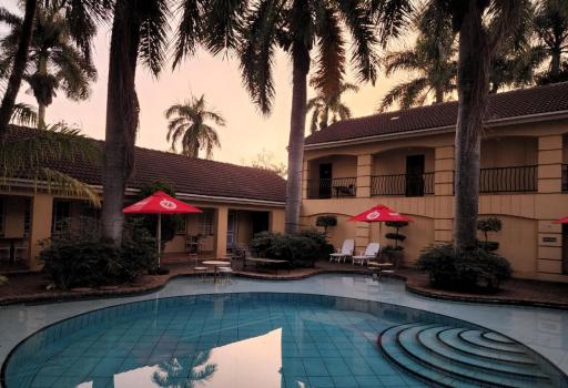 @ SILVER PALMS LODGE - Housity