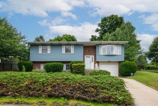 Modern Private Sterling House - Housity