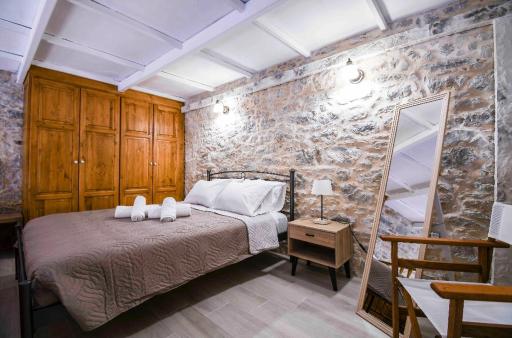 Stone Living Stone apartment in Symi (Gialos) - Housity