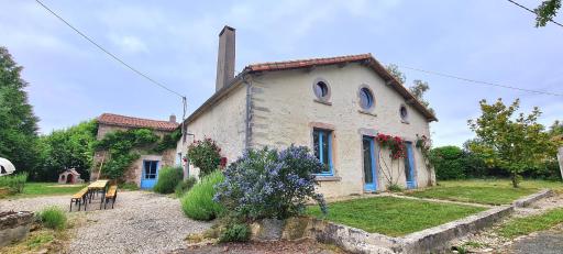 Le Terrier maison de campagne 250 m2 grande capacité 20 couchages, 4500m2 de terrain - Housity