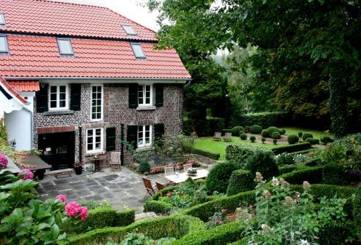 Landhaus in idyllischer, ruhiger Lage und Flughafennähe - Housity