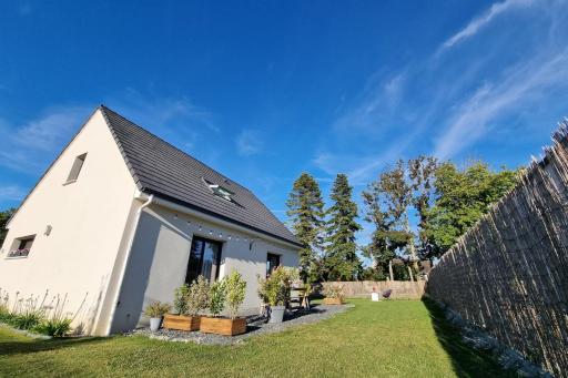 Nice House With Terrace Garden In Amfreville - Housity