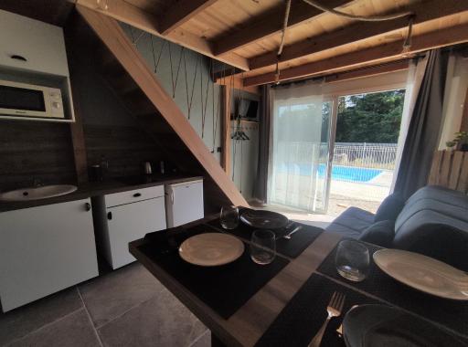 GiTE ATYPIQUE AVEC PISCINE COUVERTE en saison - Housity