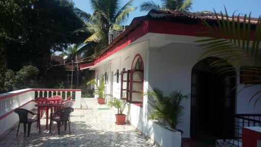 AlexMarie Holiday Homes Apartments 5 min to Candolim Beach - Housity