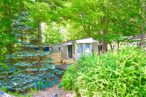 Cozy Pocono Mountain House - Housity