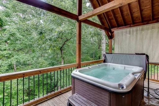 Deluxe Couples Cabin on Creek - Housity