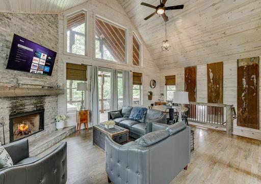 Spacious Cabin w Hot Tub Near Helen, GA - Housity