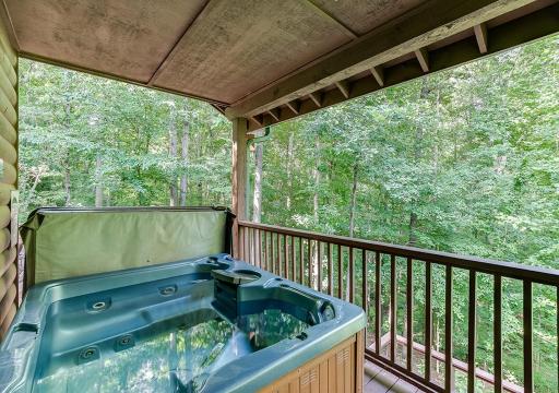 Amazing 4 Bed Family Cabin w Game Room - Housity