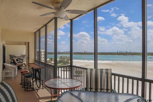 Carlos Pointe PH6 condo - Housity