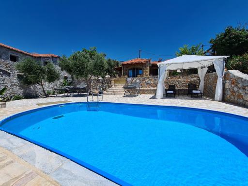 Leopolis Stone House - Housity
