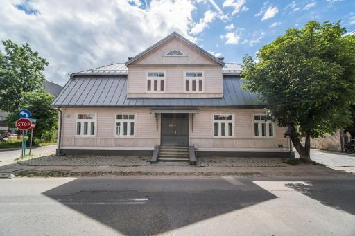 Rint - Złota 8 - Housity