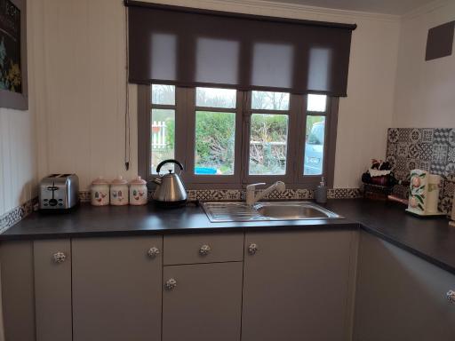 Chalet dans la Foret....Adorable 1 bedroom chalet surrounded by woodland - Housity