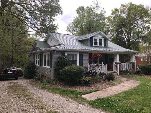 The Violet House Lovely Vintage Cottage - Housity