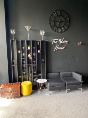 The Vixen House - Housity