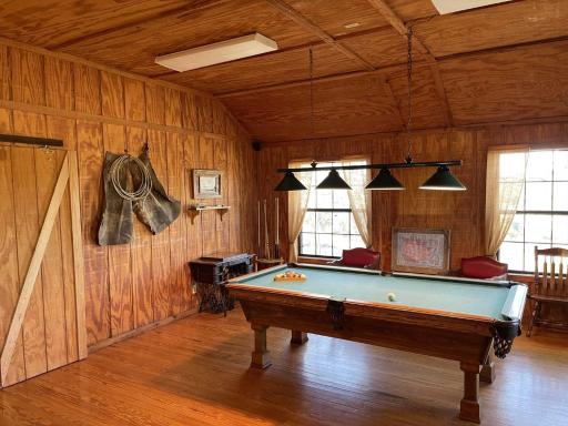 West 1077 Guest Ranch - Red Bud Room 11 - Housity