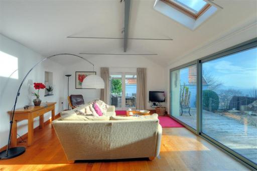 The Old Garage - Housity