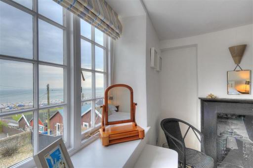 10 Cobb Terrace - Housity