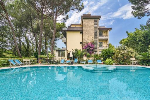 Hotel Nedy - Housity