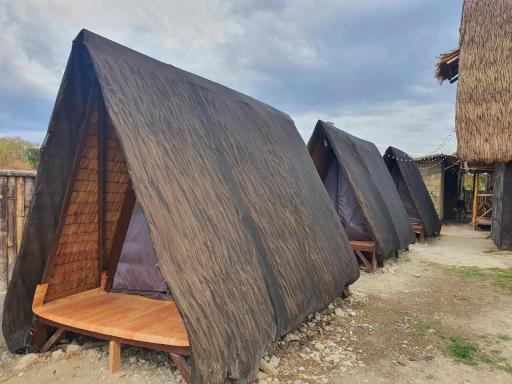 Calatagan's Bahay Kubo - with Beach Access - Housity