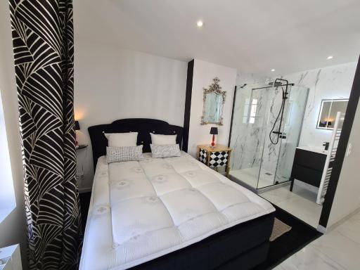 Appartement Sully-sur-Loire, 1 pièce, 2 personnes - FR-1-590-251 - Housity