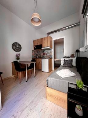 Central Double Room Ground floor - Housity