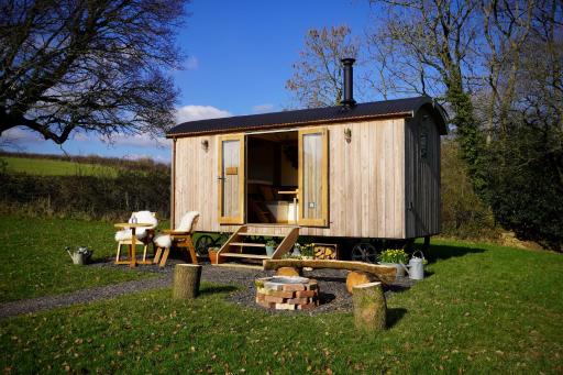 Little Ash Glamping - Luxury Shepherd's Huts - Housity