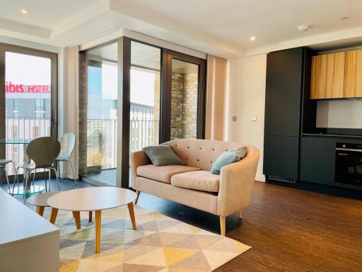 Royal Wharf Apartments - Housity