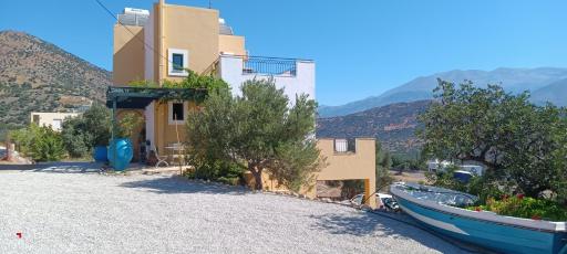 Το σπίτι που σε ταξιδεύει (The dream boat house). - Housity