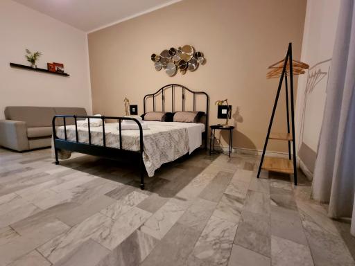 Due minuti a piedi - Housity