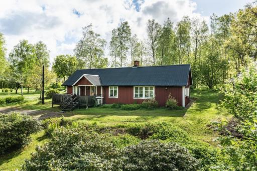 Nice cottage in Knared close to nature - Housity