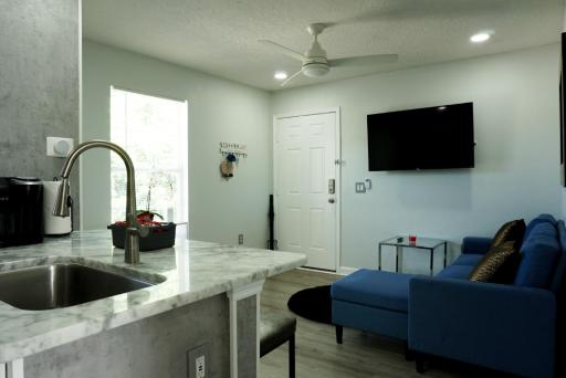 Lovely 1-bedroom with Pool in Avalon Park Orlando - Housity