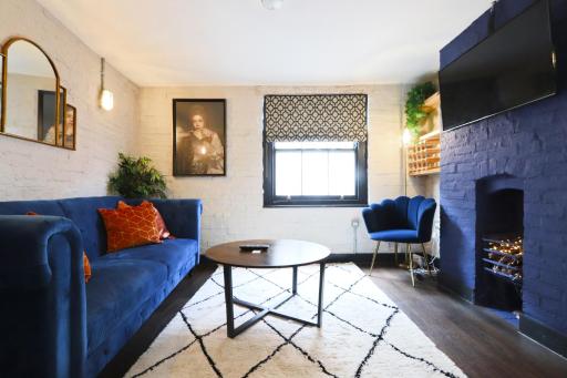 Quirky and Cool Christmas Steps 2 bed - Housity