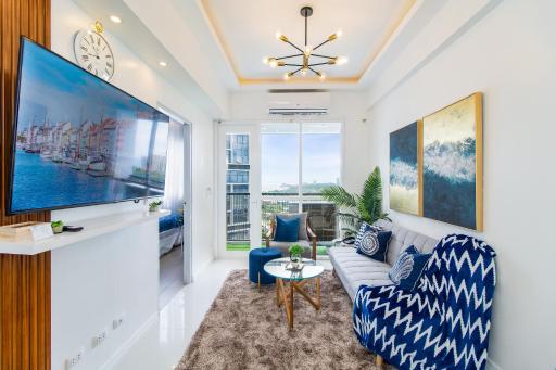 OMP 15C-T2, Seaview, Free Pool & Beach Access, Near Airport, FAST WI-FI, Netflix - Housity