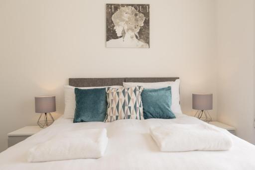 Highfield House - 1 Bed-Sleeps 2-TJS20HH - Housity