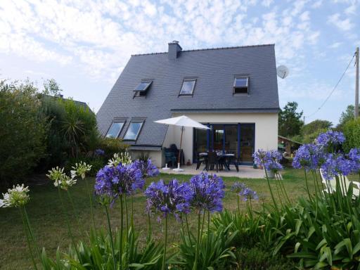 Holiday Home in Plouneour near Sandy Beach - Housity