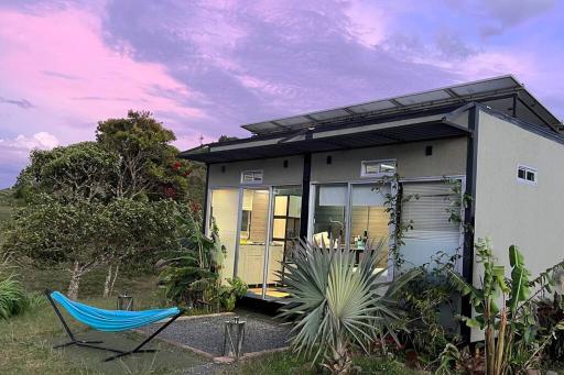 TINY HOUSE , frente al lago - Housity