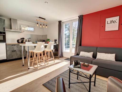Résidence L'Hermitière, CADRE VERDOYANT-FONCTIONNEL-GRAND CONFORT-PARKING WIFI GRATUIT - Housity