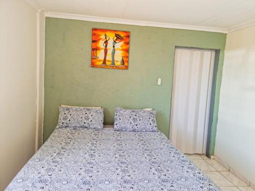 Boiketlong Countryside Accommodation - Housity