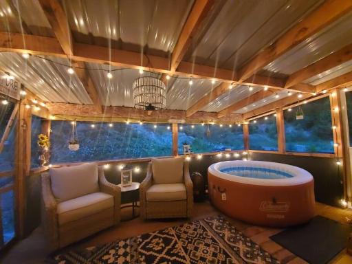A retreat in the mountains of Upstate NY, just 20 minutes from Saratoga! - Housity