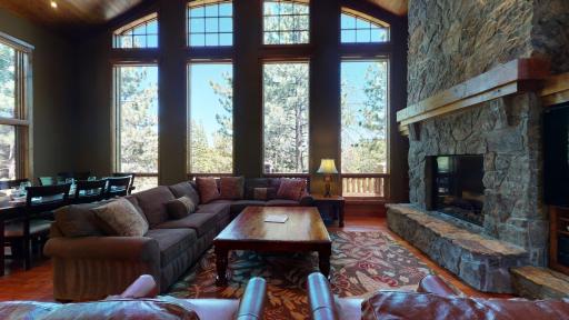 Stonegate 12-Stay in absolute luxury in this Lodge by Village! New hot tub! - Housity