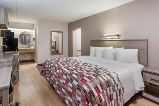 Red Roof Inn Philadelphia - Trevose - Housity