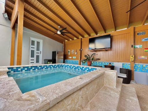 Casa Colinas: El Yunque Rainforest Villa with Pool, Heated Jacuzzi & Terrace - Housity